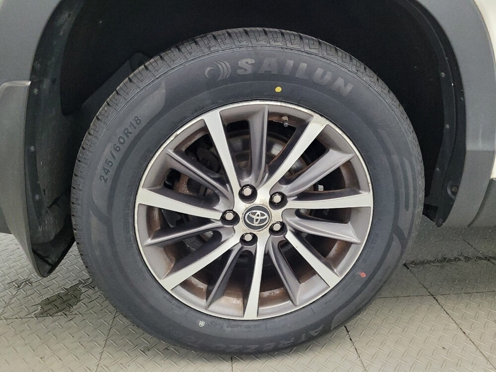 2019 Toyota Highlander in Henrico, VA 23223 - 18069090 31