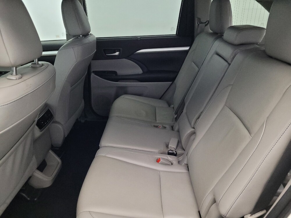 2019 Toyota Highlander in Henrico, VA 23223 - 18069090 18