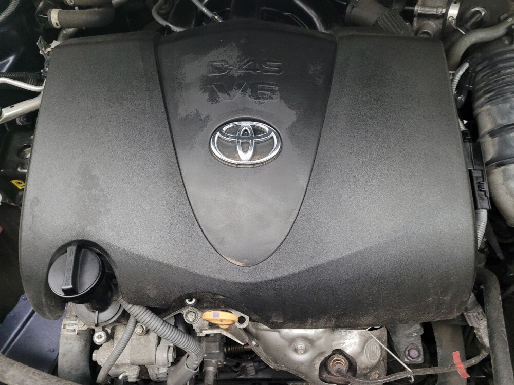 2022 Toyota Highlander in Taylor, MI 48180 - 18069211 30