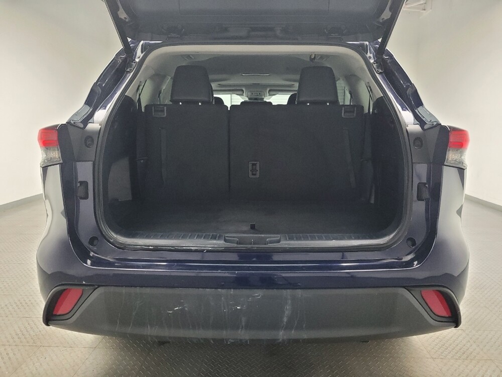 2022 Toyota Highlander in Taylor, MI 48180 - 18069211 29