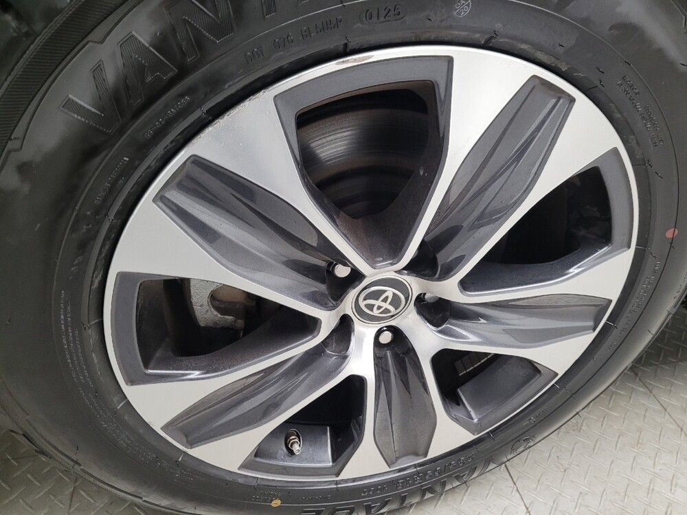 2022 Toyota Highlander in Taylor, MI 48180 - 18069211 31