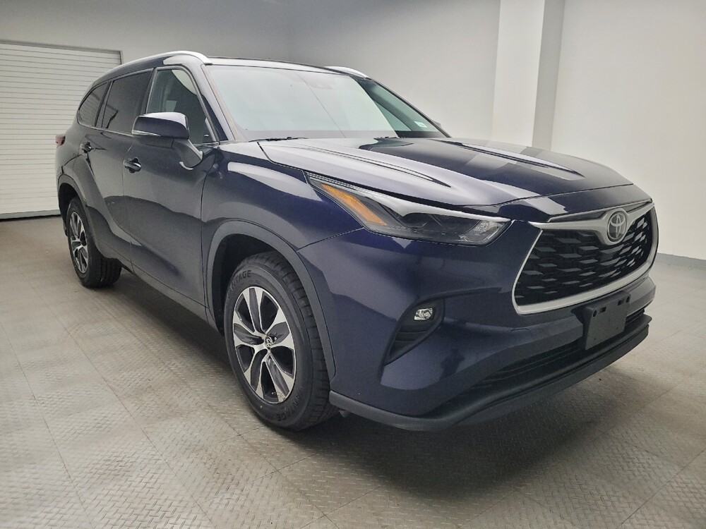 2022 Toyota Highlander in Taylor, MI 48180 - 18069211 13