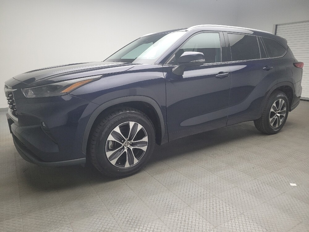 2022 Toyota Highlander in Taylor, MI 48180 - 18069211 2