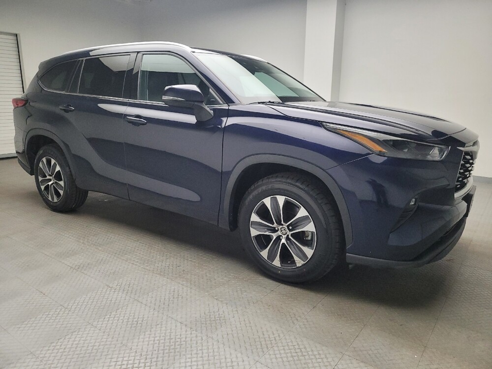 2022 Toyota Highlander in Taylor, MI 48180 - 18069211 11