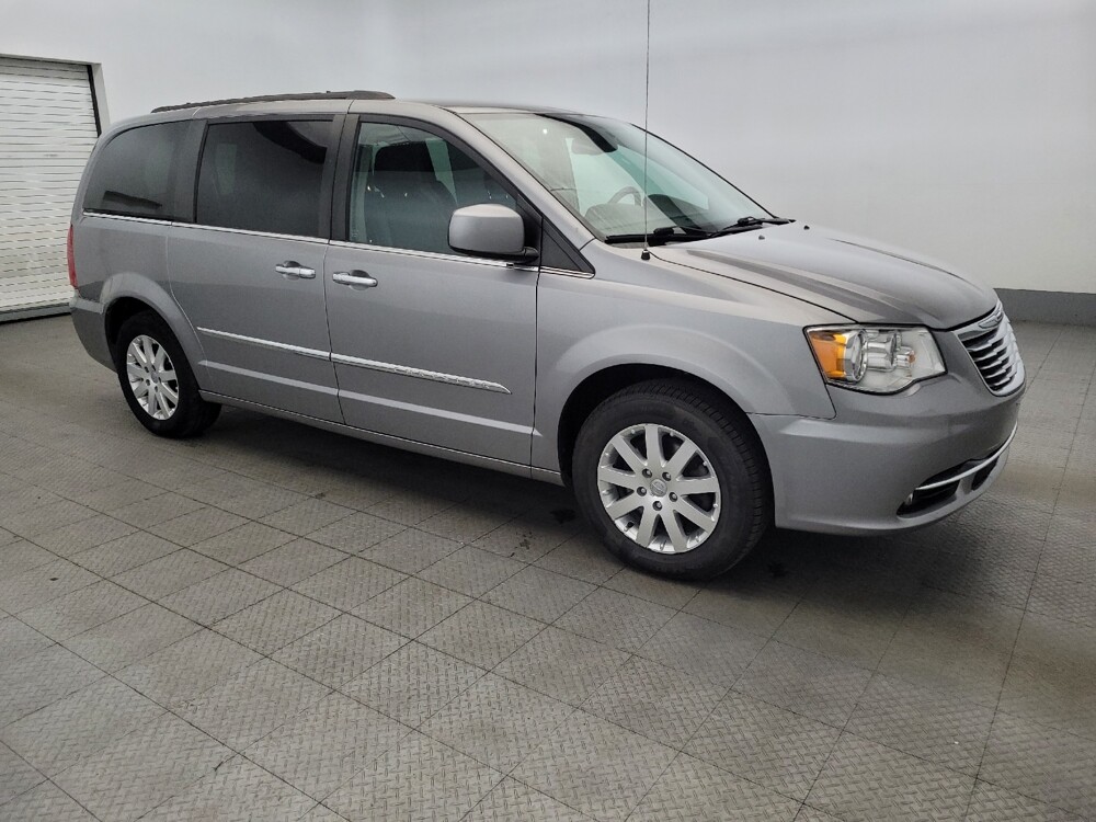 2016 Chrysler Town & Country in Richmond, VA 23235 - 18069239 11