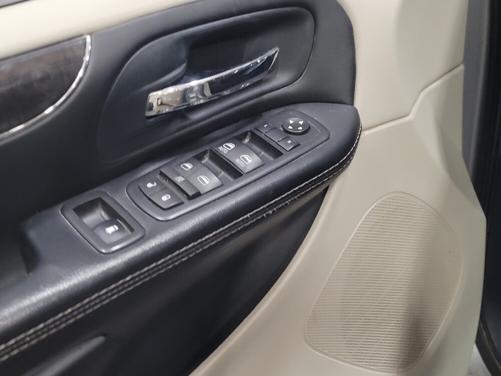 2016 Chrysler Town & Country in Richmond, VA 23235 - 18069239 27