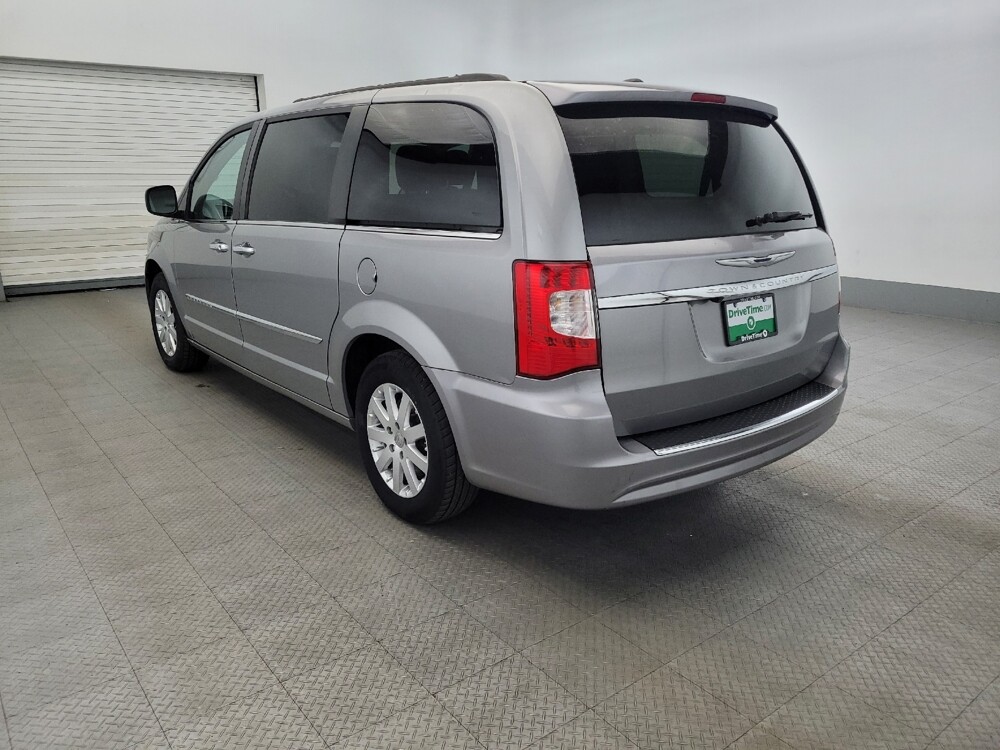 2016 Chrysler Town & Country in Richmond, VA 23235 - 18069239 5