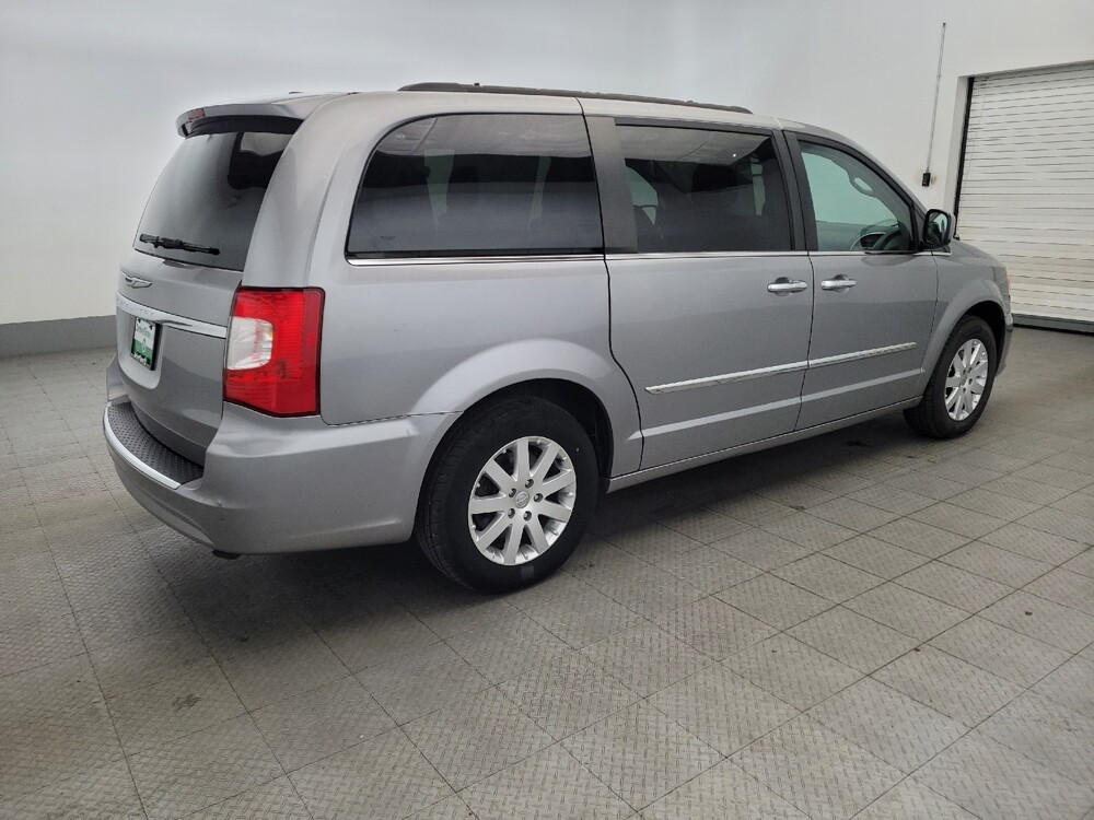 2016 Chrysler Town & Country in Richmond, VA 23235 - 18069239 10
