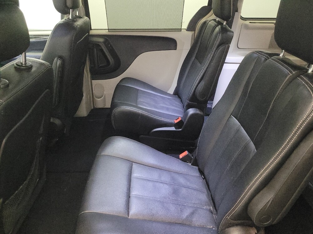 2016 Chrysler Town & Country in Richmond, VA 23235 - 18069239 18