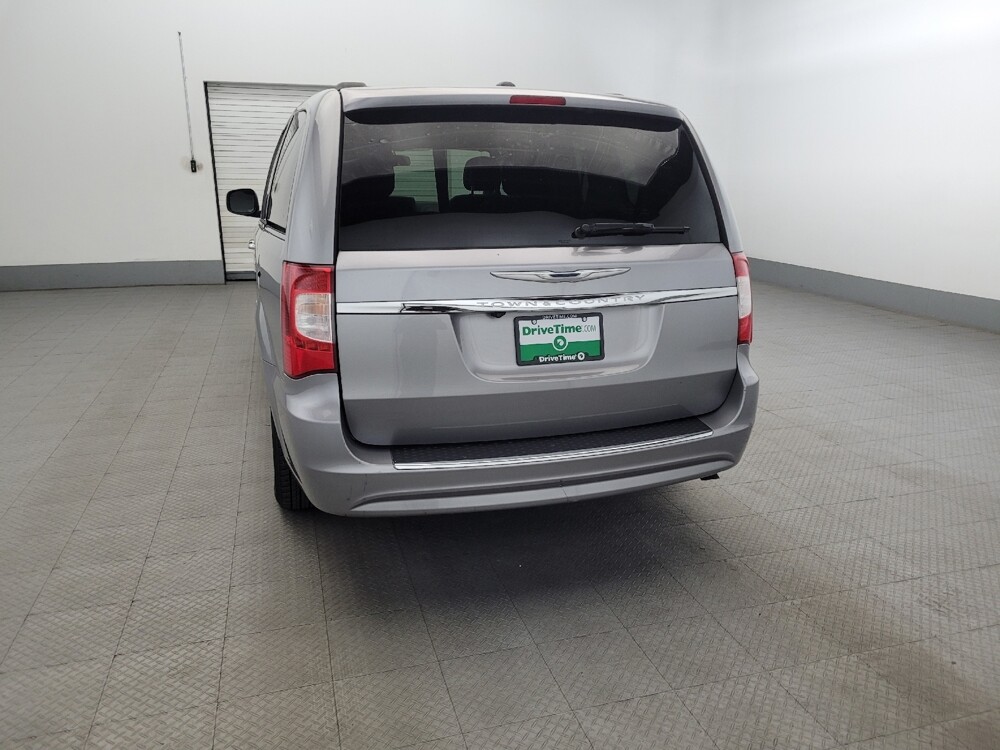 2016 Chrysler Town & Country in Richmond, VA 23235 - 18069239 6