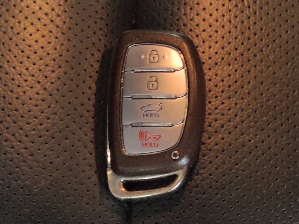 2018 Hyundai Elantra in Lauderdale Lakes, FL 33313 - 18069270 32