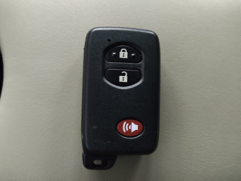 2015 Toyota Prius in Athens, GA 30606 - 18069275 32