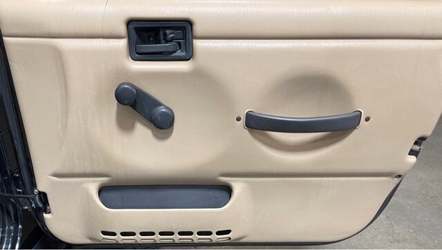 2001 Jeep Wrangler in Conyers, GA 30094 - 18069305 16