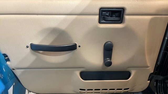 2001 Jeep Wrangler in Conyers, GA 30094 - 18069305 9