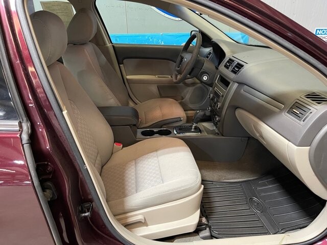 2011 Ford Fusion in Conyers, GA 30094 - 18069312 17