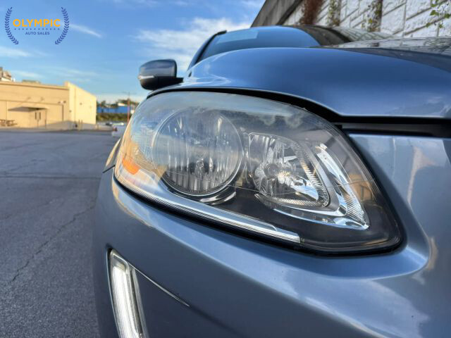 2017 Volvo XC60 in Decatur, GA 30032 - 18069329 15