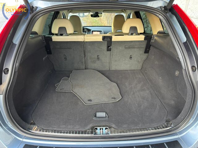 2017 Volvo XC60 in Decatur, GA 30032 - 18069329 43