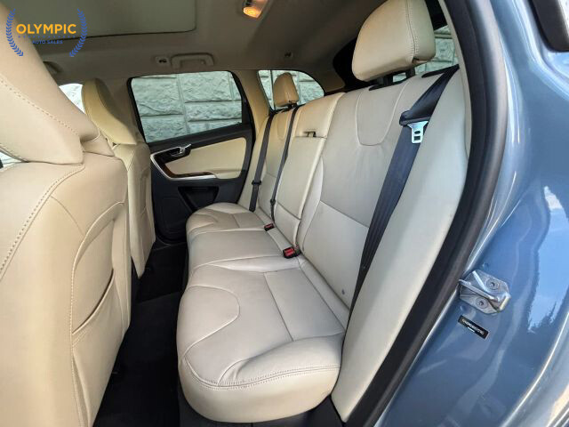 2017 Volvo XC60 in Decatur, GA 30032 - 18069329 36