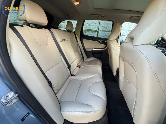 2017 Volvo XC60 in Decatur, GA 30032 - 18069329 37