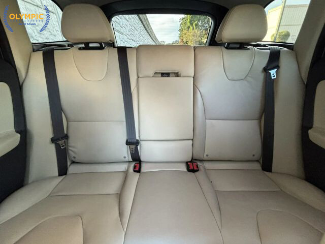 2017 Volvo XC60 in Decatur, GA 30032 - 18069329 38