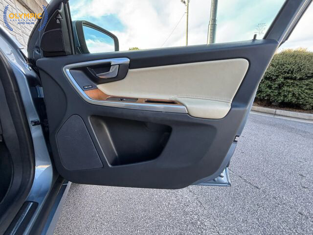 2017 Volvo XC60 in Decatur, GA 30032 - 18069329 40