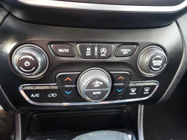 2019 Jeep Cherokee in Wadena, MN 56482 - 18069335 18