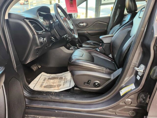 2019 Jeep Cherokee in Wadena, MN 56482 - 18069335 12