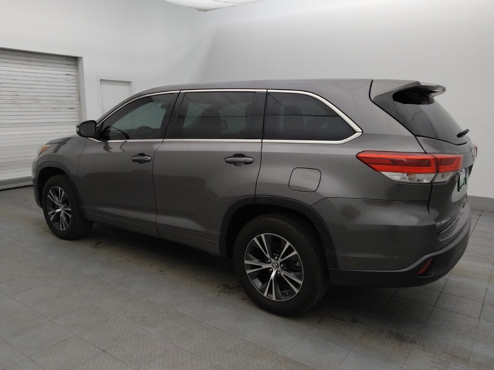 2017 Toyota Highlander in Tampa, FL 33612 - 18069431 3