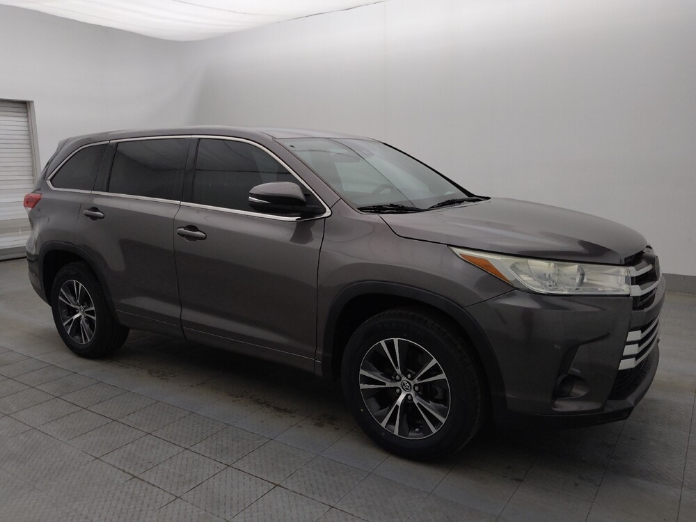 2017 Toyota Highlander in Tampa, FL 33612 - 18069431 11