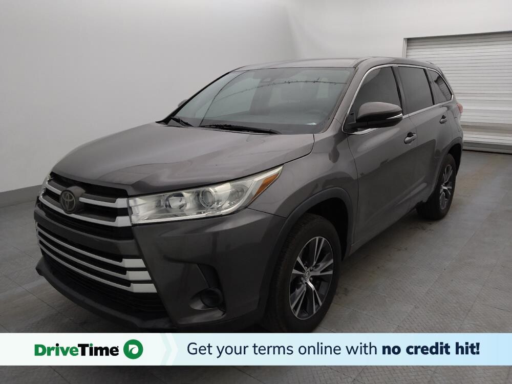 2017 Toyota Highlander in Tampa, FL 33612 - 18069431