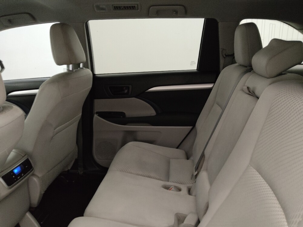 2017 Toyota Highlander in Tampa, FL 33612 - 18069431 18