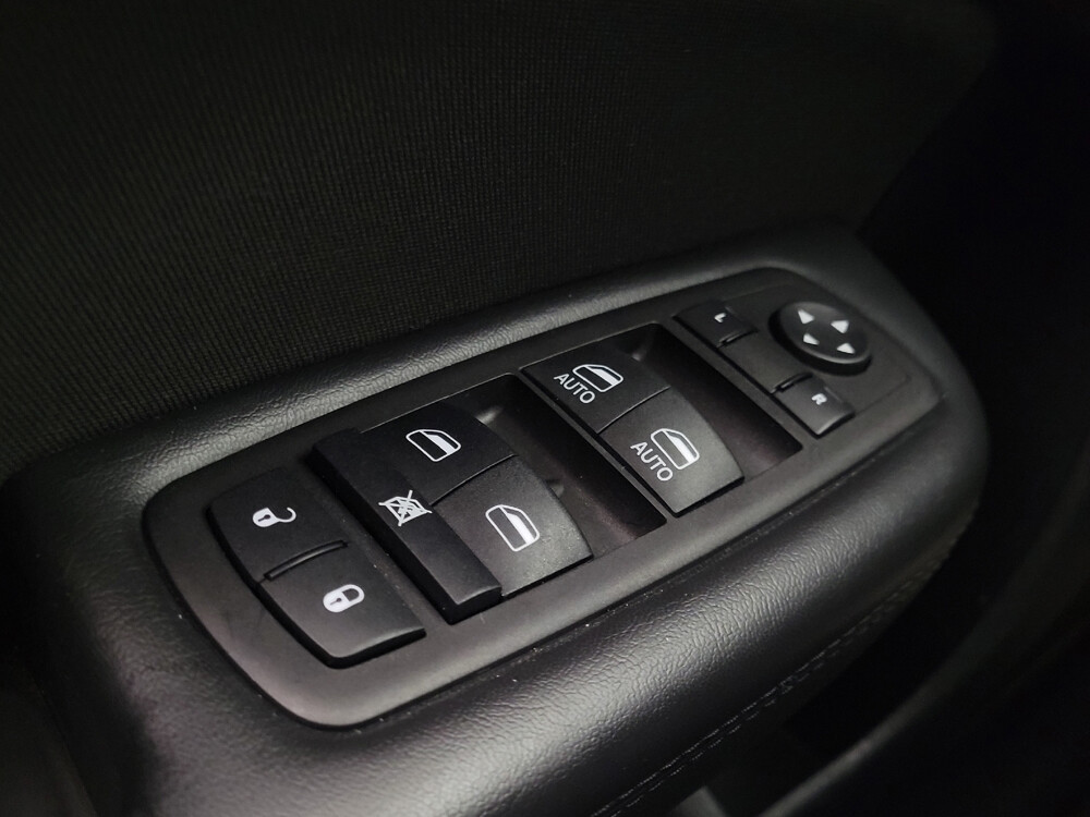 2015 Chrysler 200 in San Antonio, TX 78238 - 18069496 27