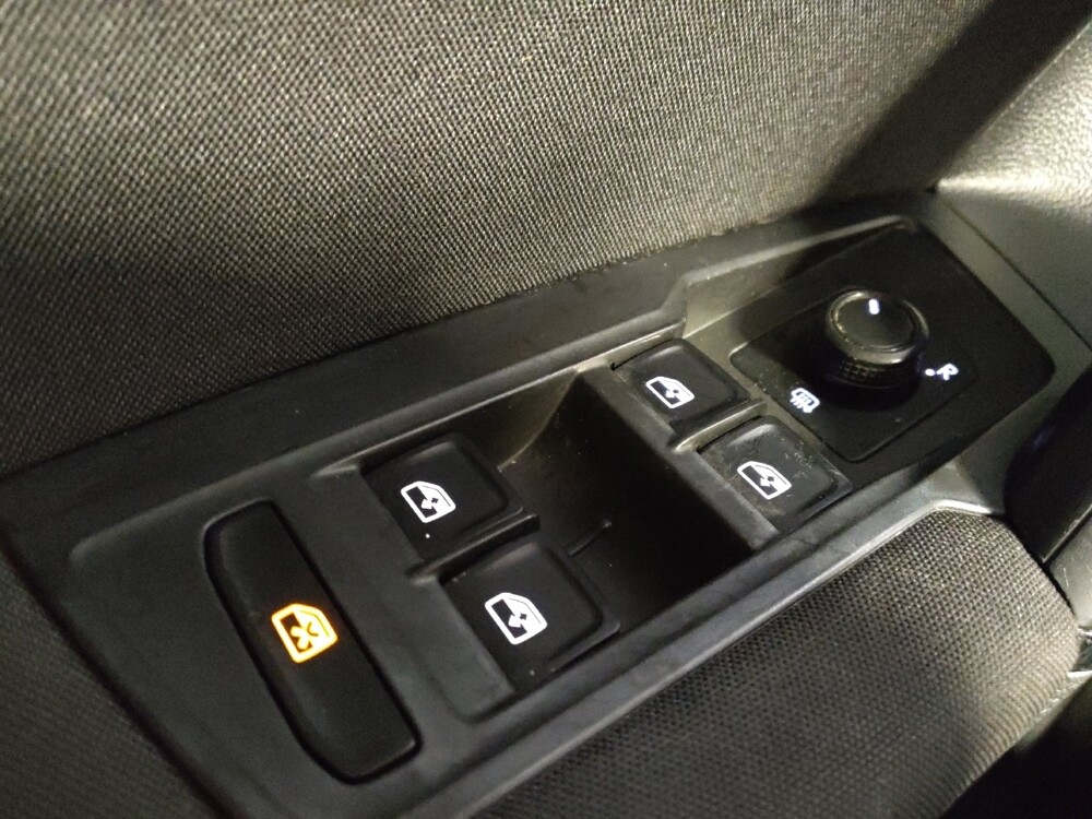 2019 Volkswagen Tiguan in Tyler, TX 75701 - 18069500 27