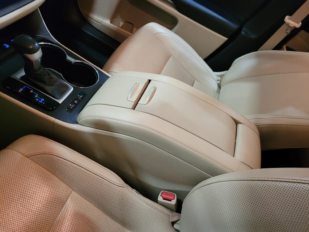 2017 Toyota Highlander in Woodbridge, VA 22191 - 18069534 26