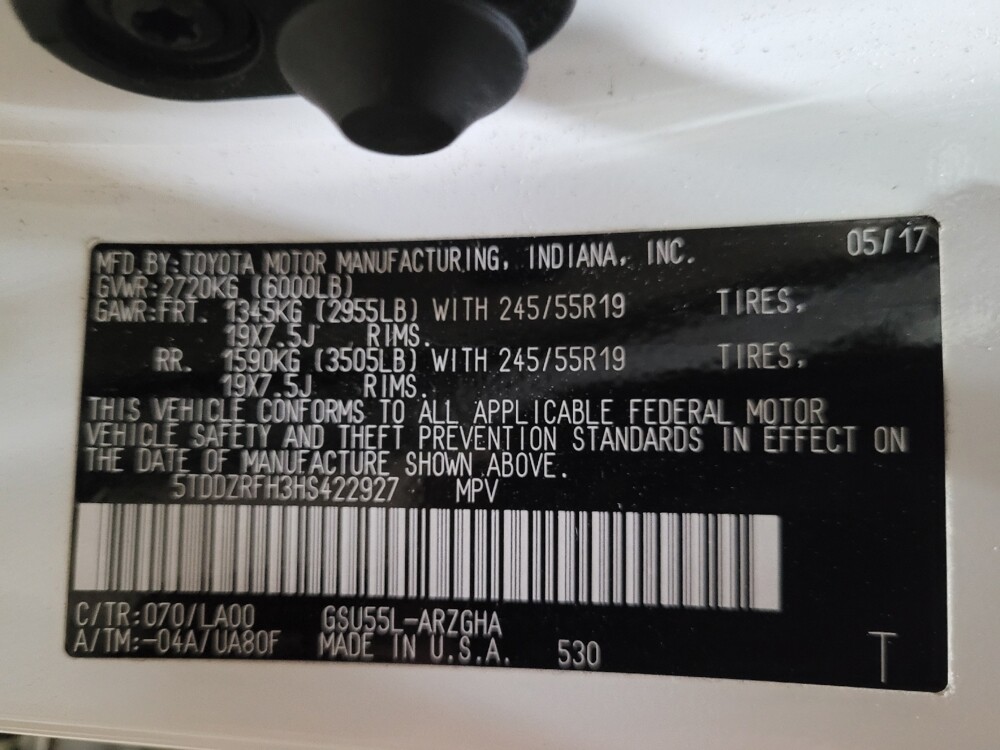 2017 Toyota Highlander in Woodbridge, VA 22191 - 18069534 33