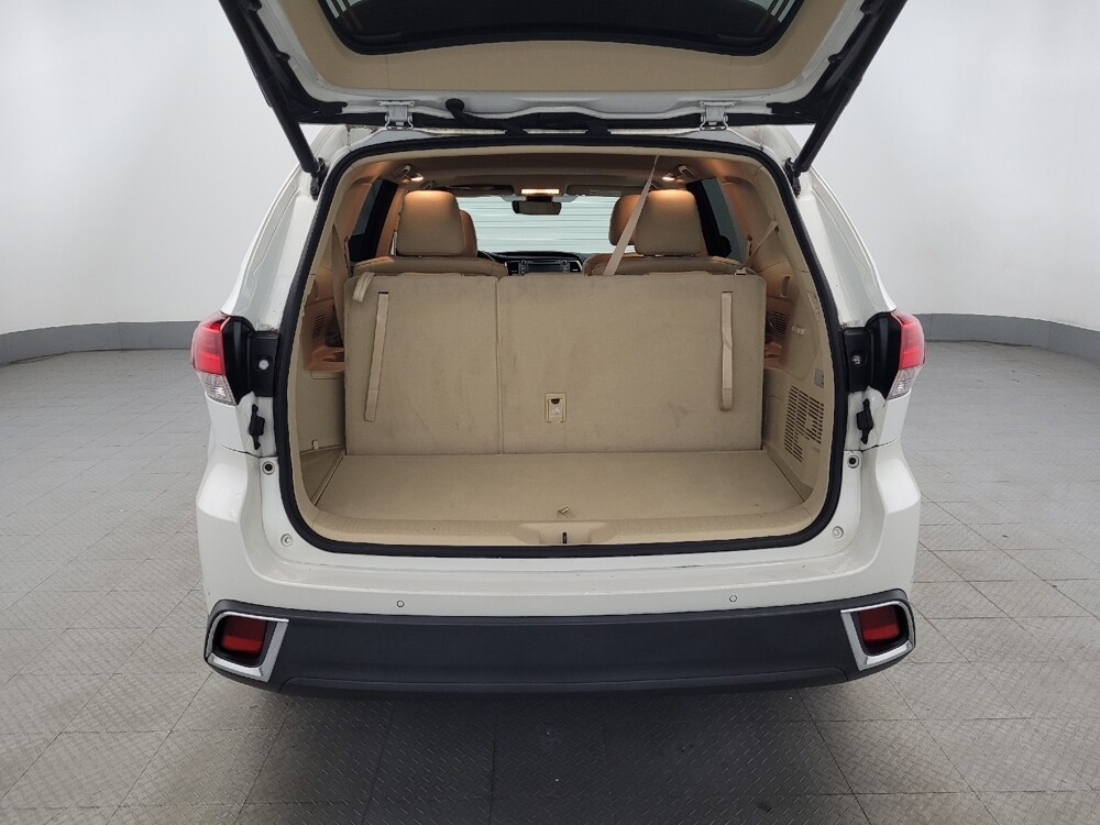 2017 Toyota Highlander in Woodbridge, VA 22191 - 18069534 29