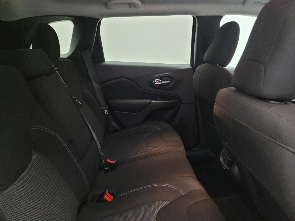 2020 Jeep Cherokee in Fairfield, OH 45014 - 18069588 19