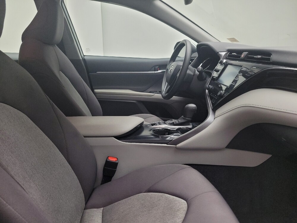2020 Toyota Camry in Eastpointe, MI 48021 - 18069606 21