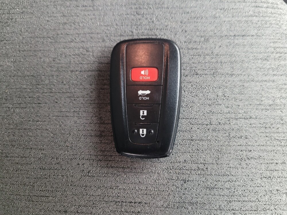 2020 Toyota Camry in Eastpointe, MI 48021 - 18069606 32