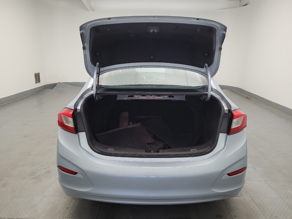 2018 Chevrolet Cruze in Lexington, KY 40509 - 18069609 29