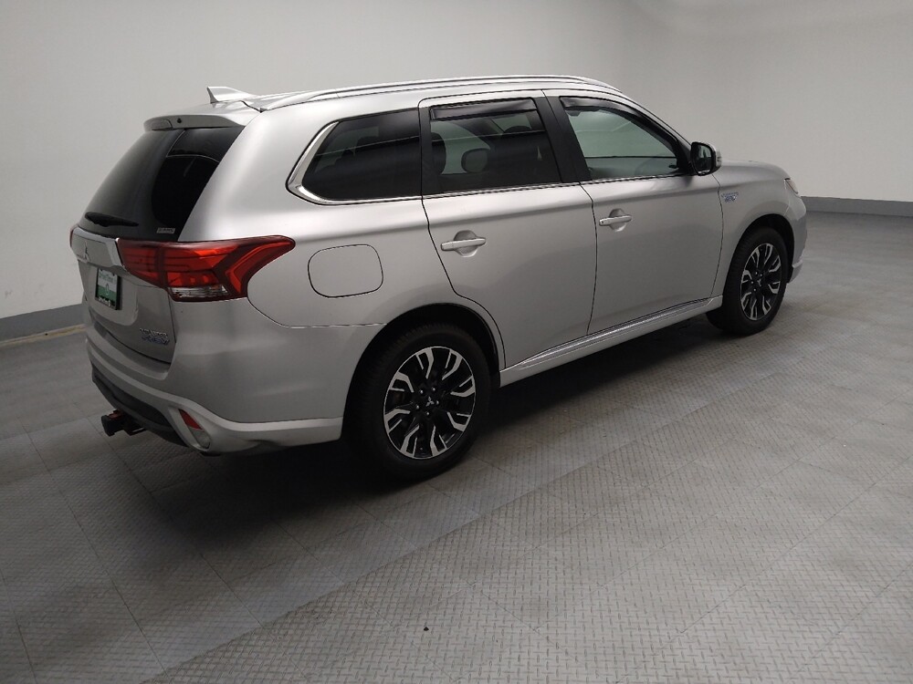 2018 Mitsubishi Outlander in Lombard, IL 60148 - 18069633 10