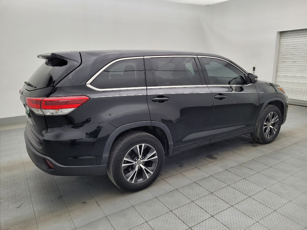 2018 Toyota Highlander in Tallahassee, FL 32304 - 18069803 10