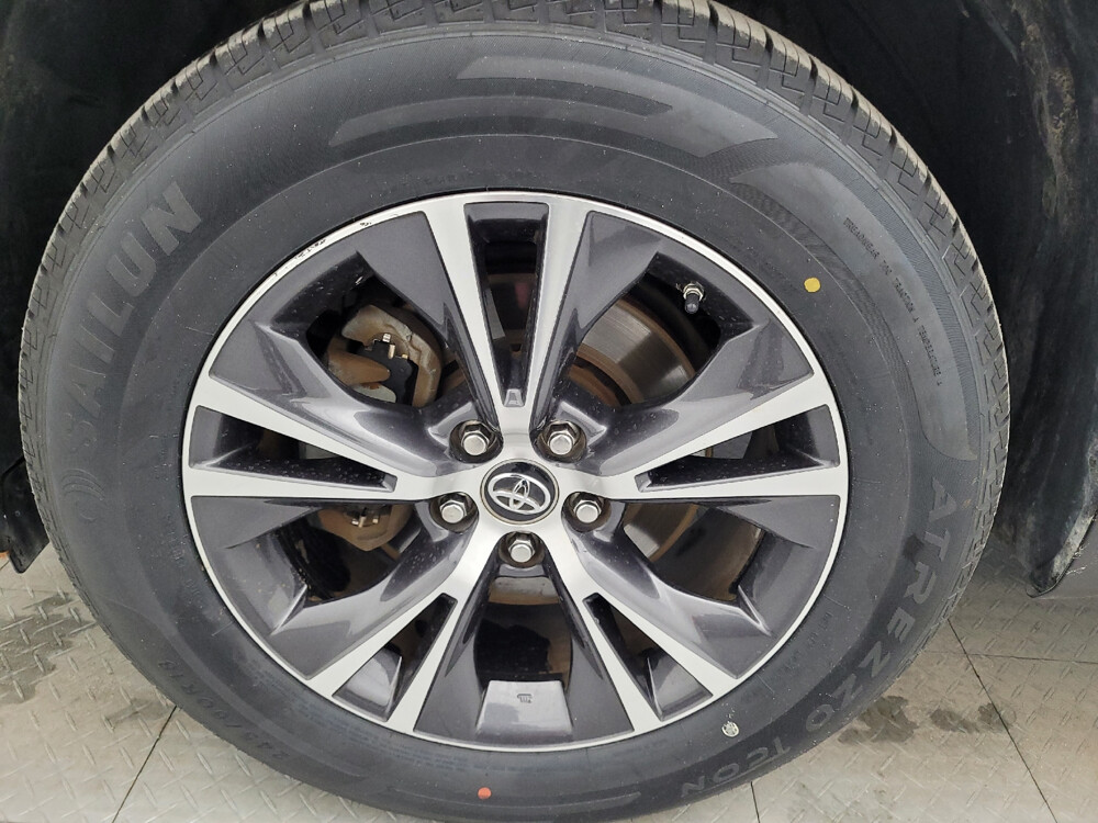 2018 Toyota Highlander in Tallahassee, FL 32304 - 18069803 31