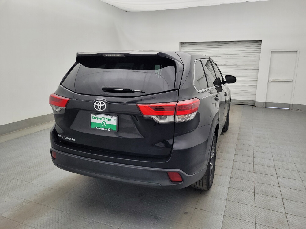 2018 Toyota Highlander in Tallahassee, FL 32304 - 18069803 7