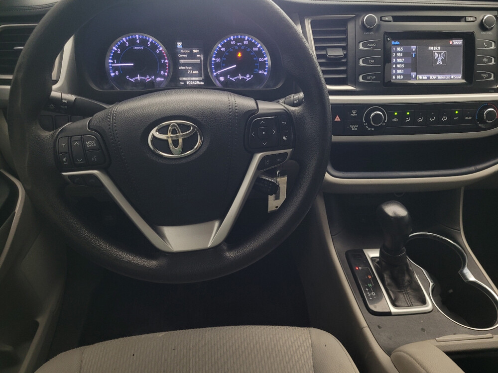 2018 Toyota Highlander in Tallahassee, FL 32304 - 18069803 22