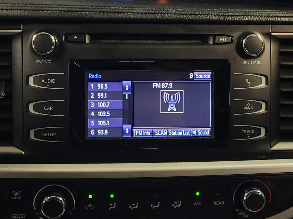 2018 Toyota Highlander in Tallahassee, FL 32304 - 18069803 25