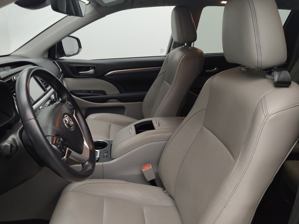 2019 Toyota Highlander in Denver, CO 80012 - 18069942 17