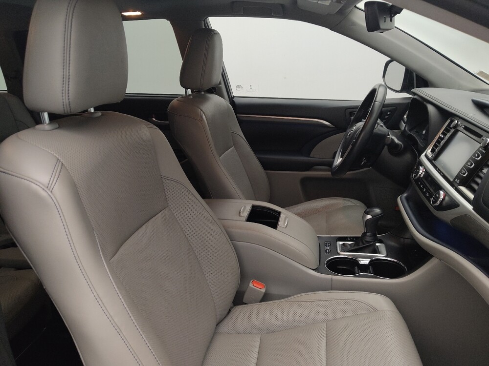 2019 Toyota Highlander in Denver, CO 80012 - 18069942 21