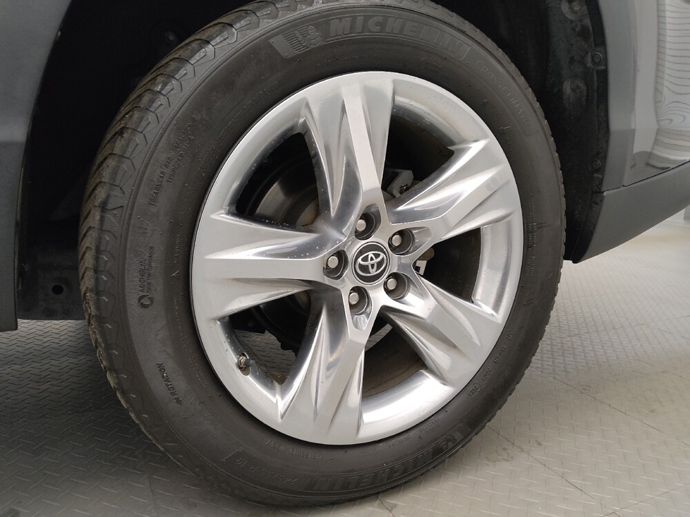 2019 Toyota Highlander in Denver, CO 80012 - 18069942 31