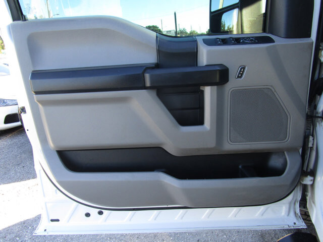 2018 Ford F250 in Tampa, FL 33604-6914 - 18069970 15